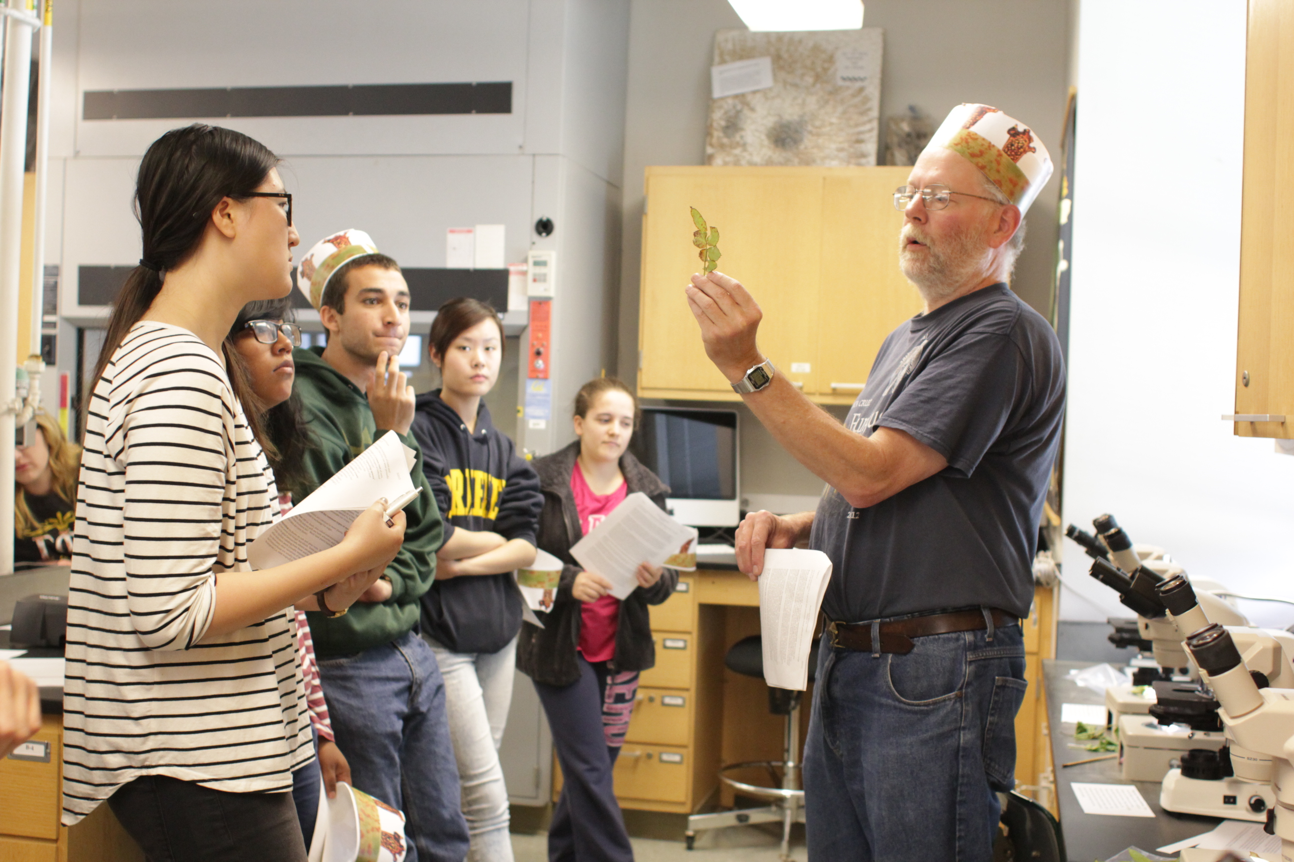 Students cooking in the UC Berkeley teaching lab.